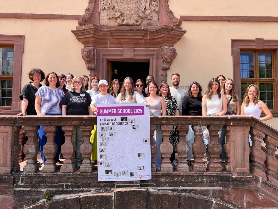 Summer School 2025 - Gruppenbild aller Teilnehmenden